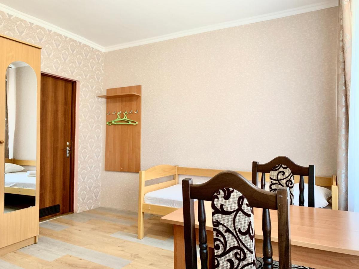 Мини-Гостиница Три Коня Pereyaslav-Khmelʼnytsʼkyy Exterior foto